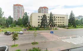 Затишна 2К Квартира З Усім Необхідним Для Життя Поряд З Метро Дарниця